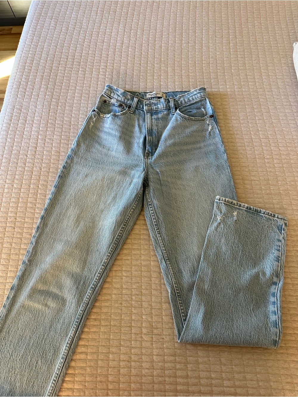 Abercrombie and Fitch 90’s Straight Ultra High Rise Jeans